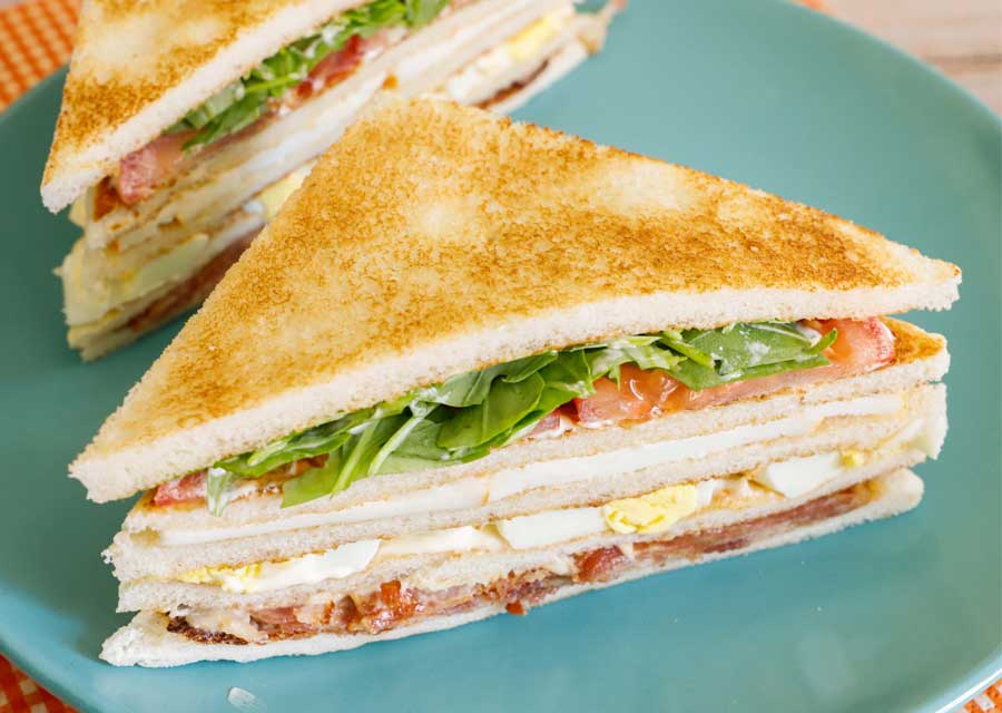 Club sandwich con Caciotta Caprina