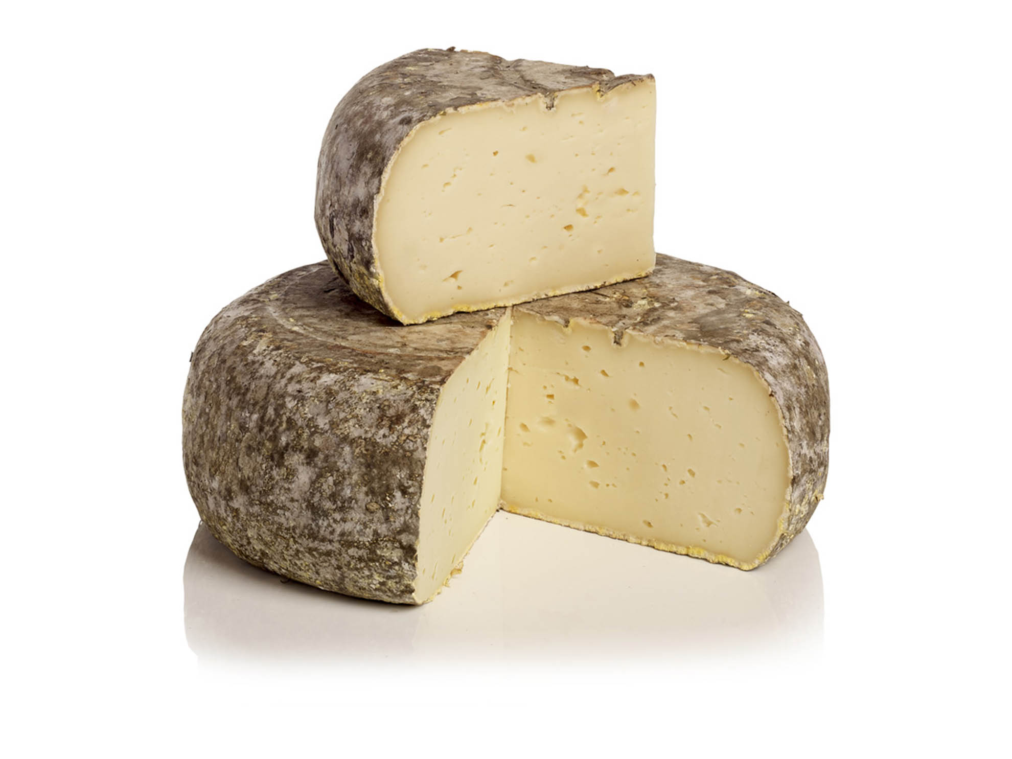 Toma piemontese, prodotta con latte piemontese di alta qualità